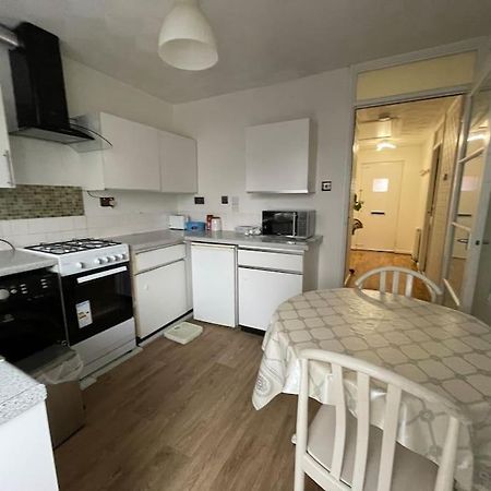 Spacious Bungalow In London, Near Central London, The Excel Centre And The O2, Ideal For Families Extérieur photo