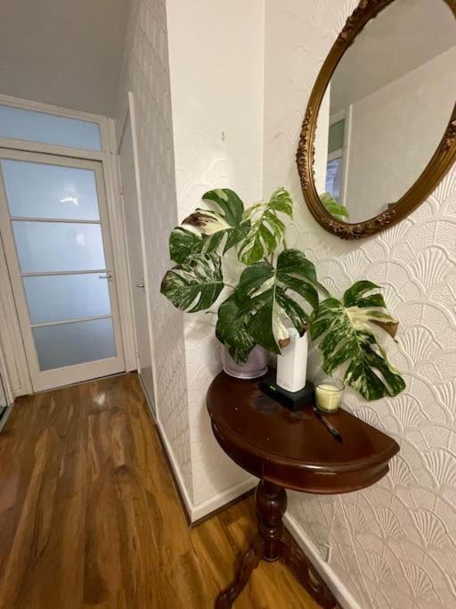 Spacious Bungalow In London, Near Central London, The Excel Centre And The O2, Ideal For Families Extérieur photo